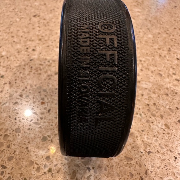 OKLAHOMA CITY BARONS AHL HOCKEY PUCK INGLASCO SHER-WOOD Official MADE /SLOVAKIA - Picture 9 of 9